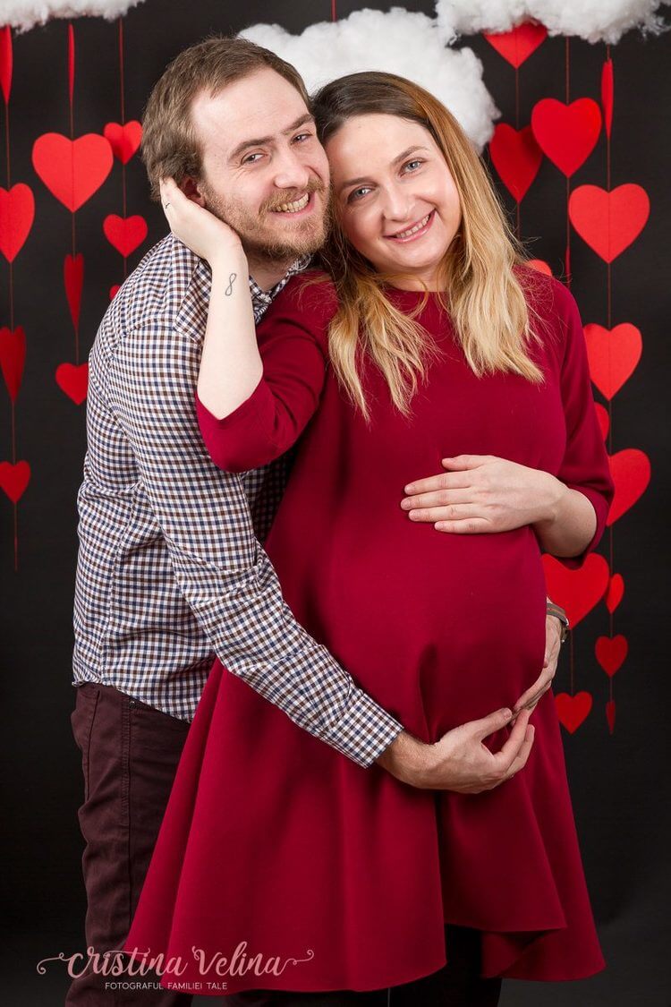 pregnant couple photo